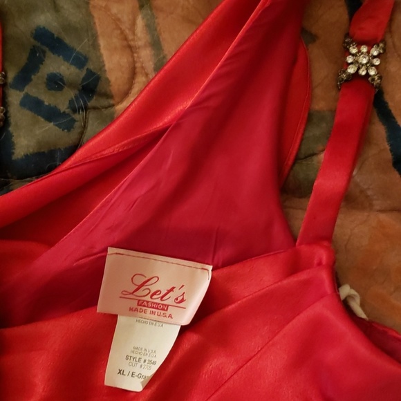 2 Let's Fashion Dresses - Picture 4 of 4